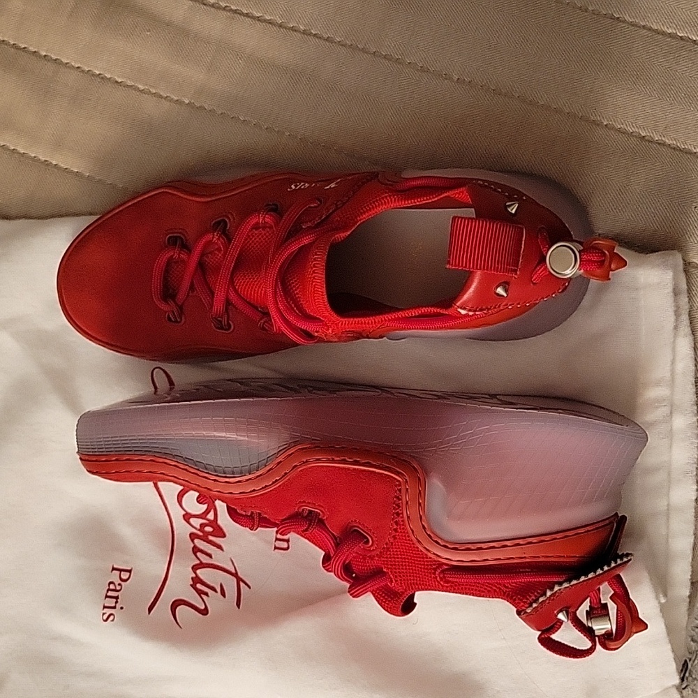 **trading**CL sneaker in new condition size 37